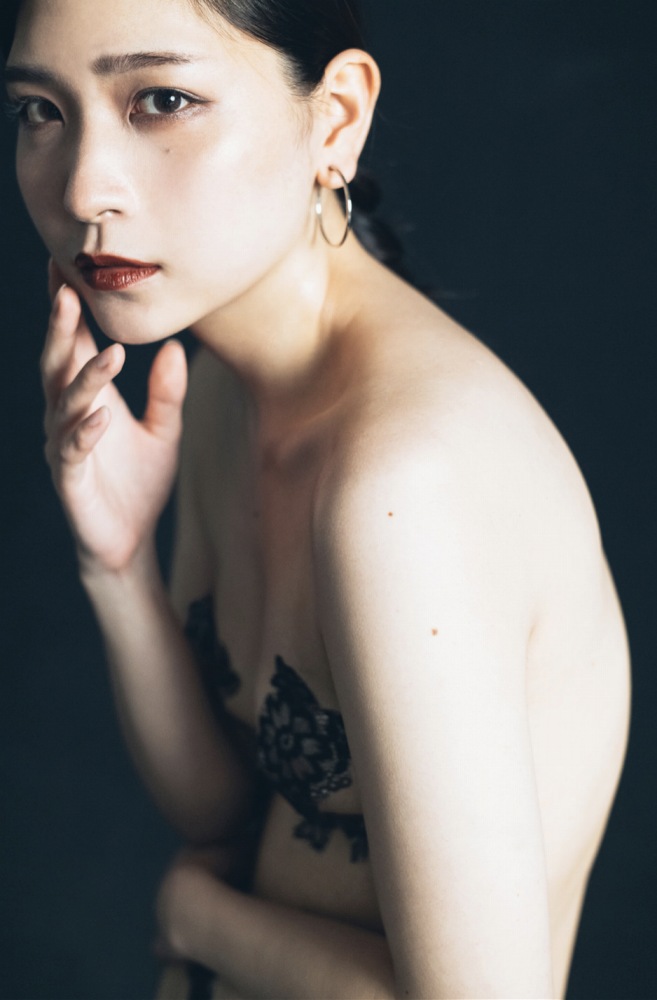 あまつまりな 脱ぎすぎ水着＆下着グラビア画像！