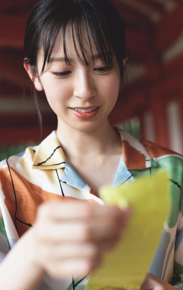 金村美玖 しっとりかわいい水着＆生脚画像！