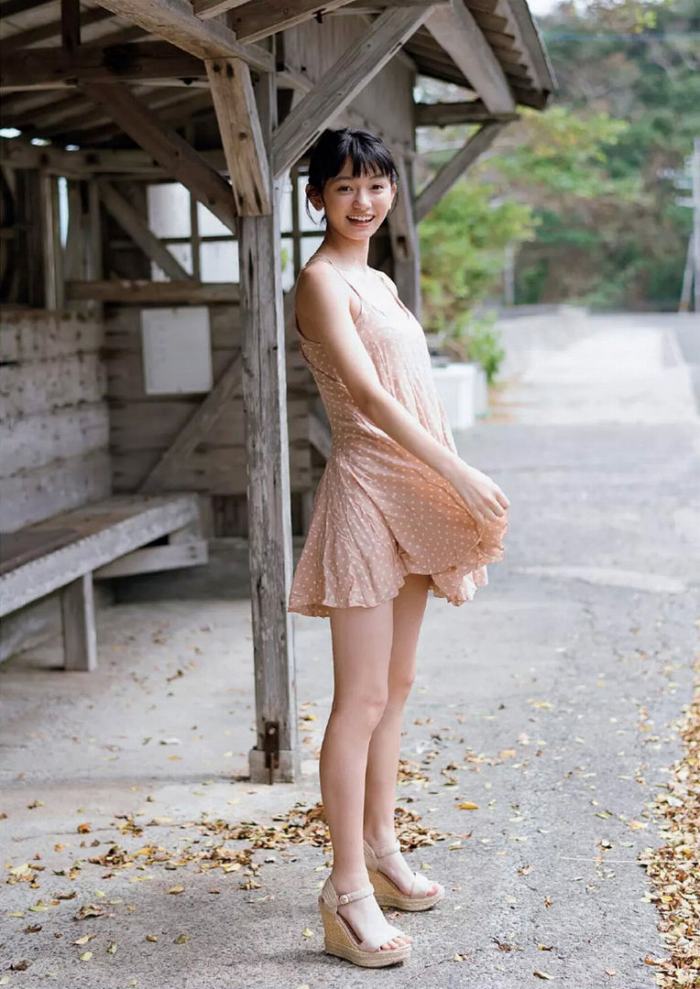 熊澤風花 キュートな水着グラビア画像ほか