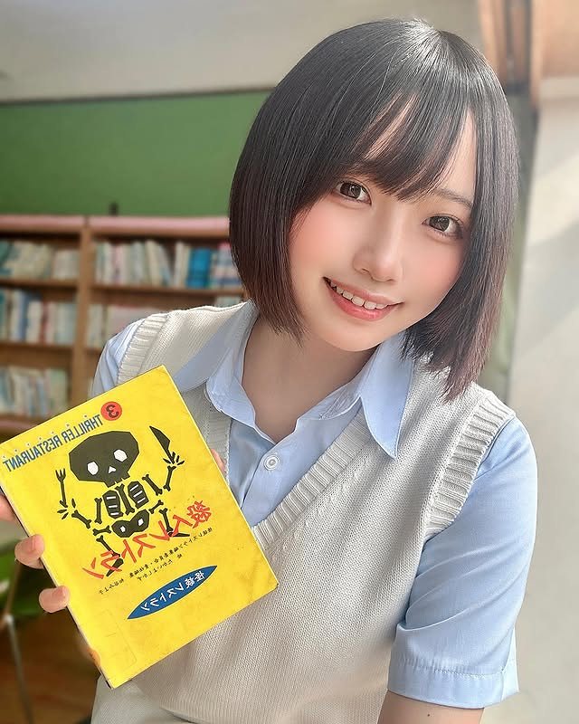 小倉あずさ 巨乳レイヤーの水着グラビア画像！