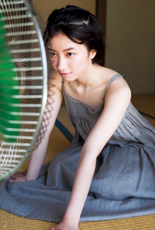 藤﨑ゆみあ 鬼かわすぎる着衣グラビア画像！