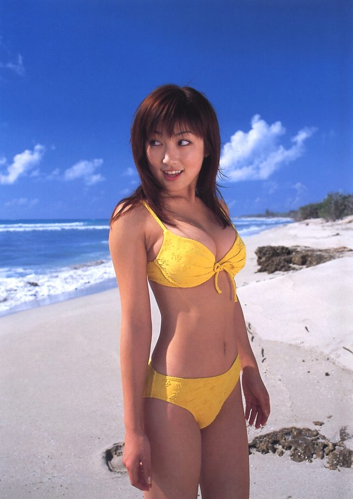 熊田曜子 グラマラスな水着グラビア画像他！