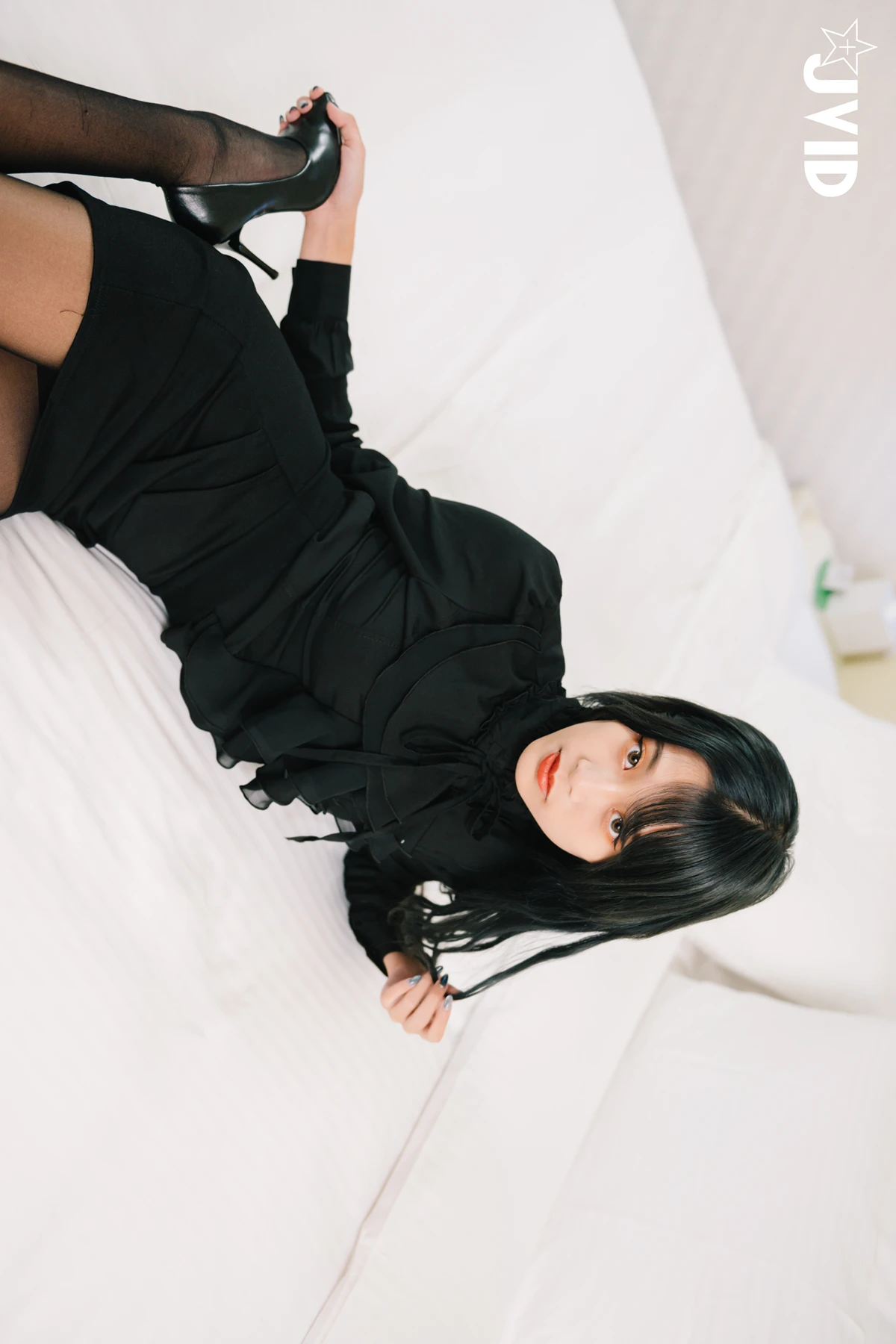 JVID 韓芳語 – DesireVol.極正大奶大學新鮮人芳語.下班後的情色指導