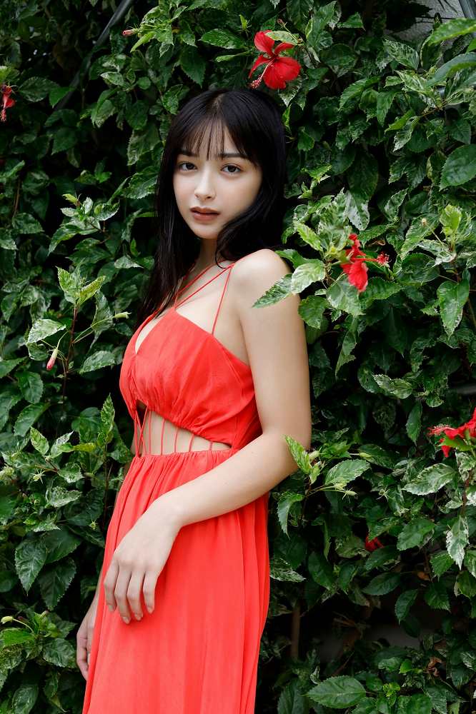 エリマリ ハーフ姉妹の水着グラビア画像！！