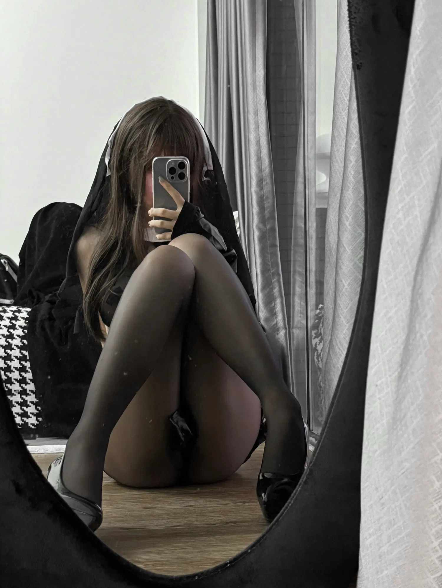 [Cosplay] 阿薰kaOri 偷偷做坏事的修女