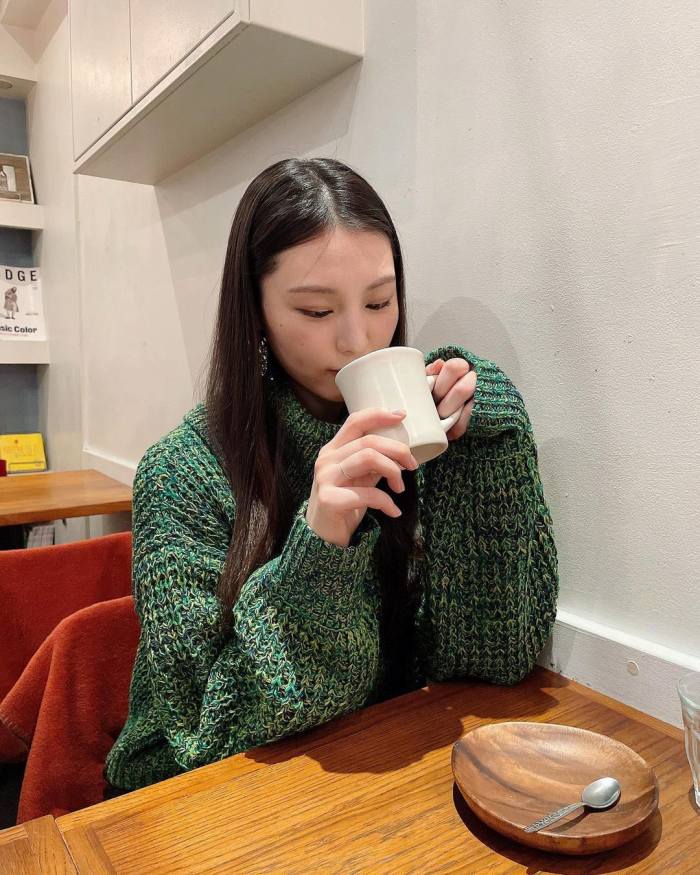 相楽伊織 けっこうボインな水着グラビア画像！