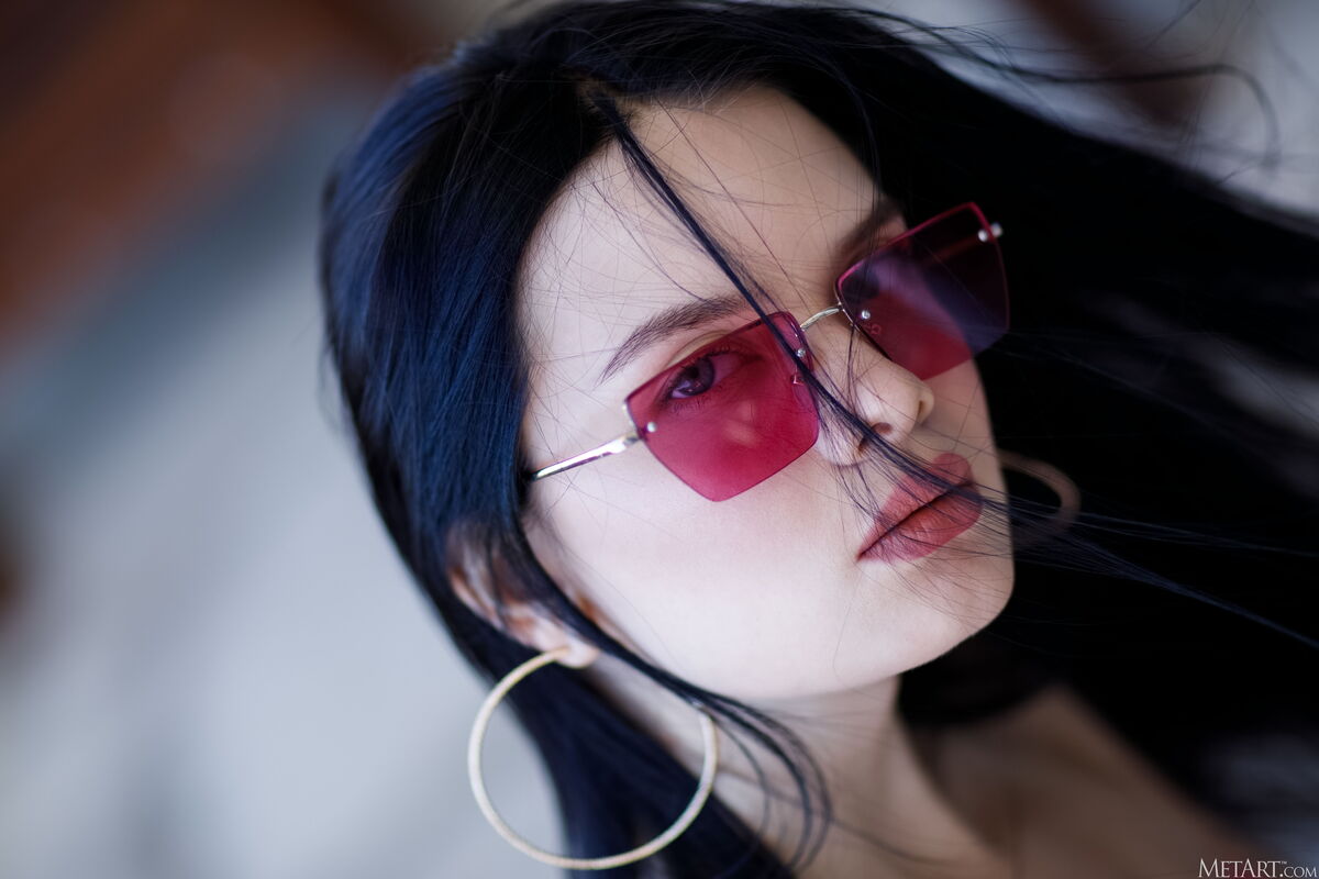 MetArt Ariana Mun - Presenting Ariana Mun Part01