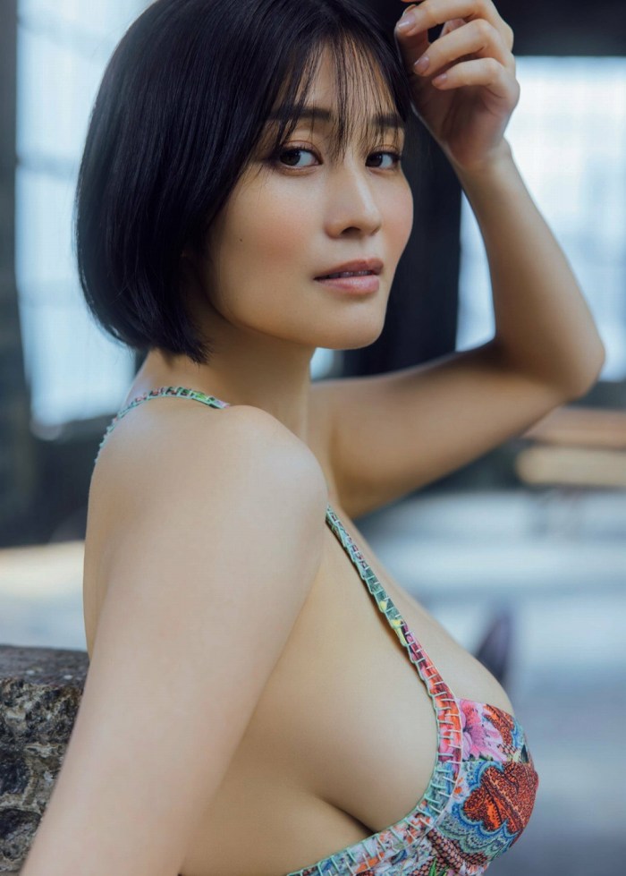 高橋凛 Hカップの手ブラヌード＆水着画像！