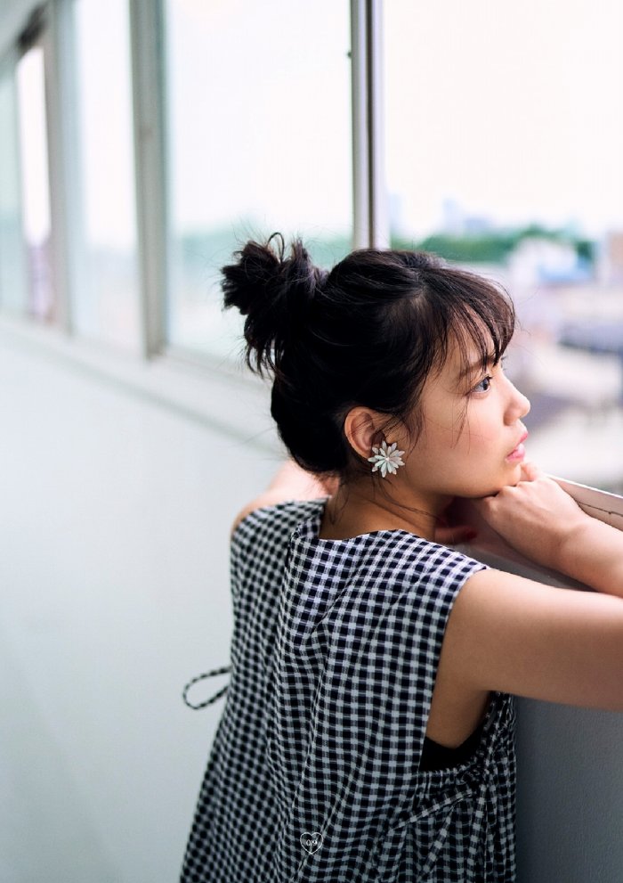 石田千穂 めちゃかわな水着グラビア画像！！