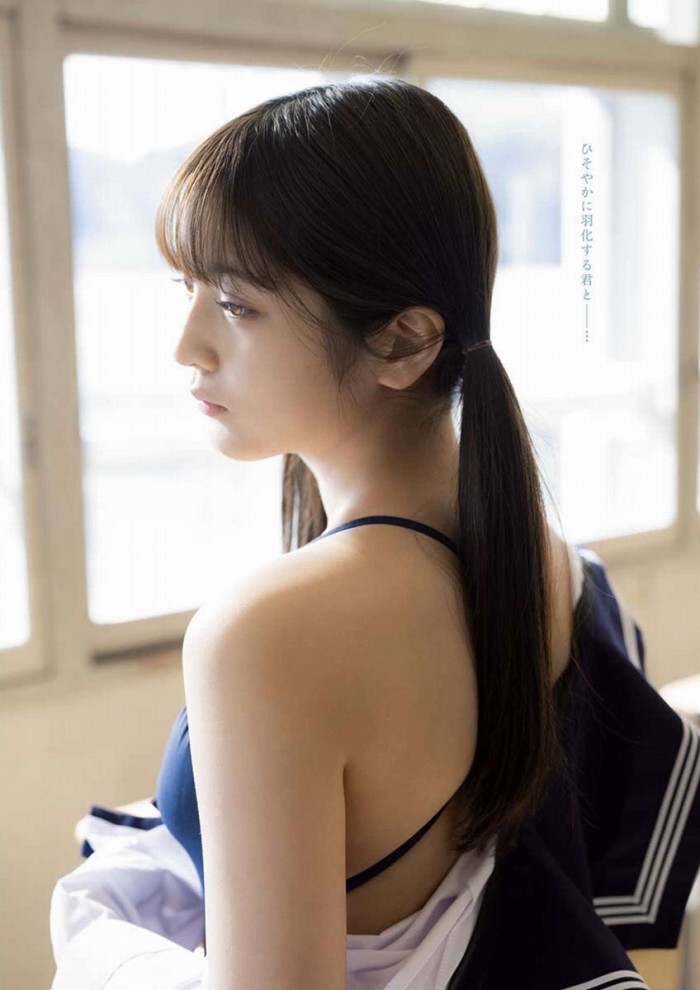 黒嵜菜々子 ふわふわボインの水着グラビア画像！