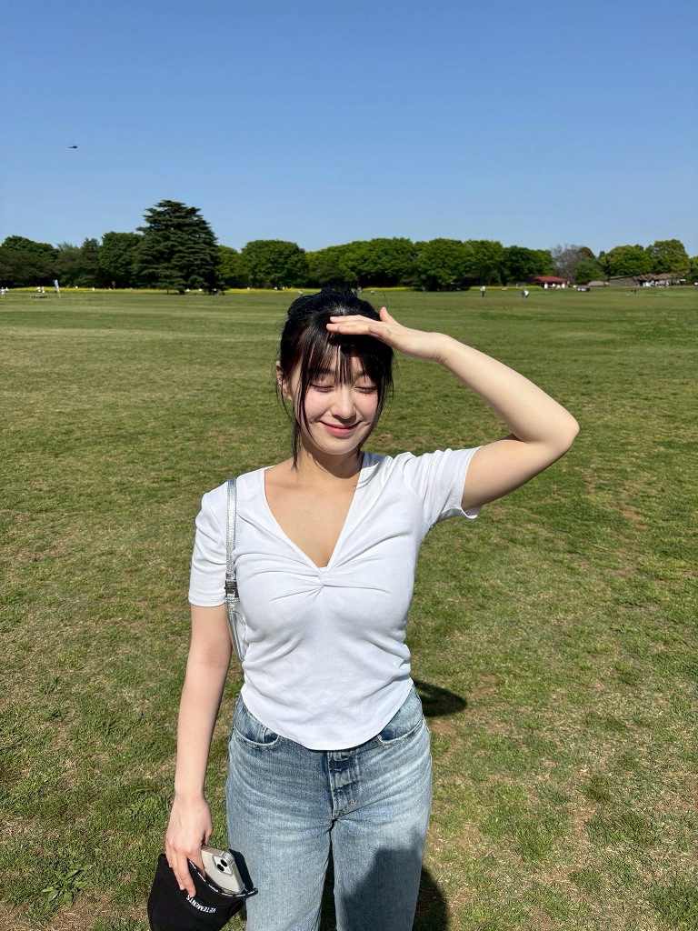 髙野真央 Gカップボインの水着グラビア画像！