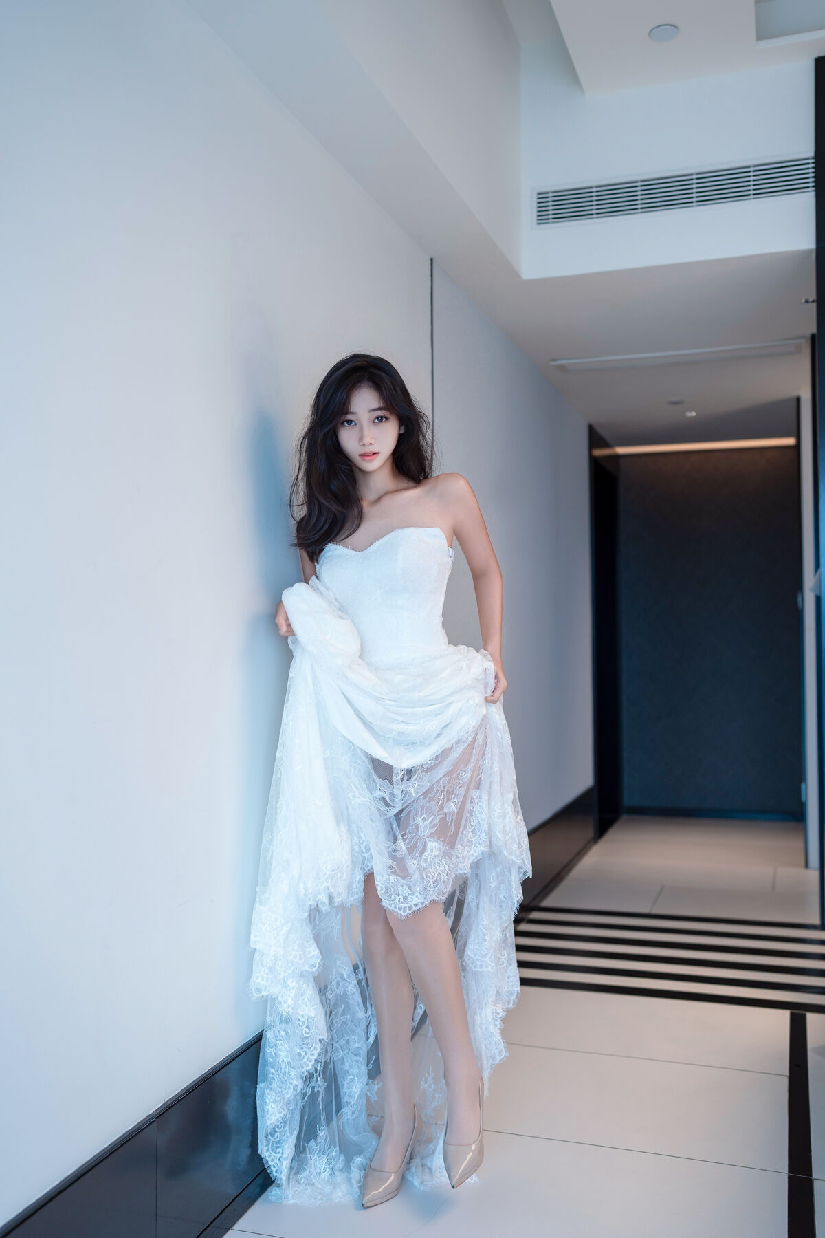 XR Uncensored Shi An An 时安安 - R18 秀人网模特 白色蕾丝长裙VS无内肉丝 Part01