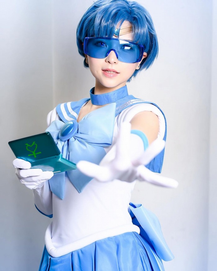 あまつまりな 脱ぎすぎ水着＆下着グラビア画像！