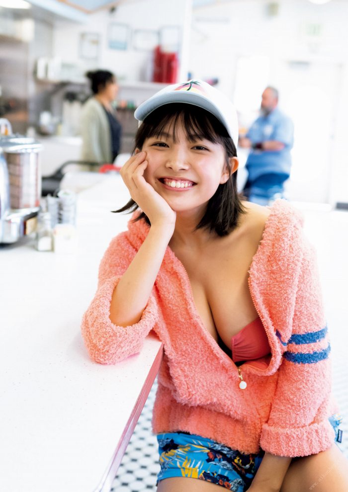 寺本莉緒 Gカップおっぱいの水着グラビア画像！