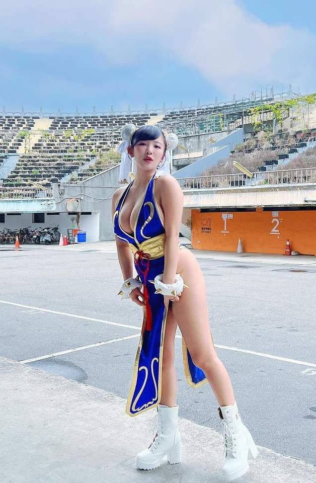 天木じゅん 爆裂Iカップの水着グラビア画像！