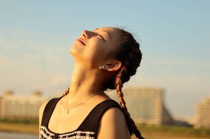 うらら 小顔美女の下着＆水着グラビア画像！