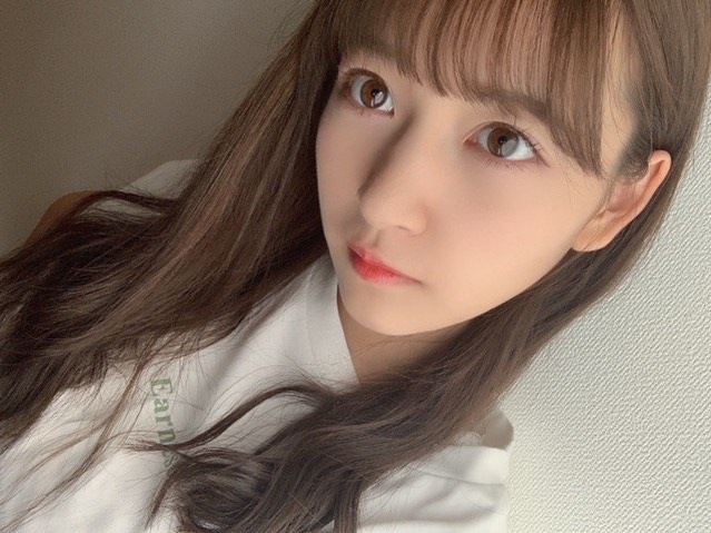 金川紗耶 美脚でスタイルが凄いグラビア画像！