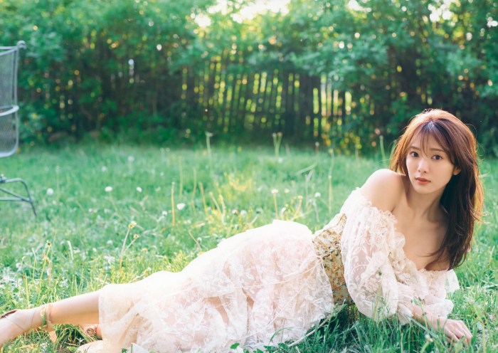 田村保乃 ナチュラルな激かわ水着グラビア画像！