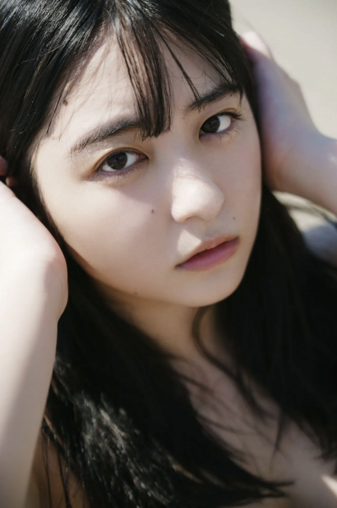 麻倉瑞季 おっぱいが大きい水着グラビア画像！