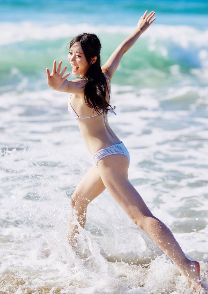 高鶴桃羽 激かわボインな水着グラビア画像！