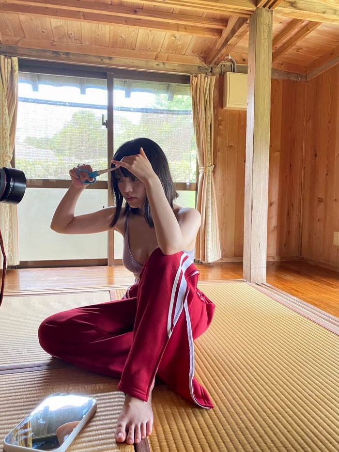 石浜芽衣 キュートな水着グラビアほか画像！