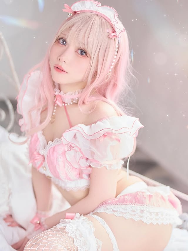 えい梨 美しいコスプレ＆水着グラビア画像！