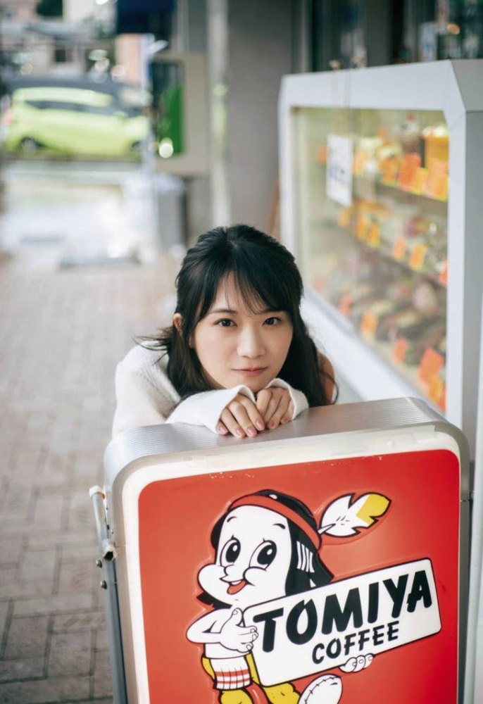 秋元真夏 激かわな水着・ランジェリー画像！