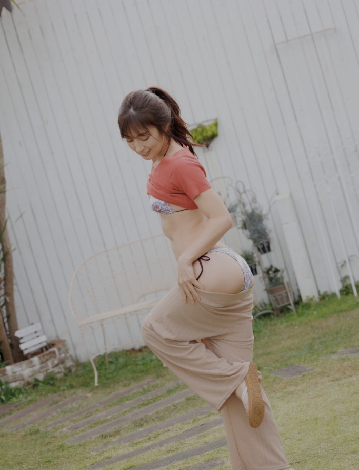 熊田曜子 グラマラスな水着グラビア画像他！