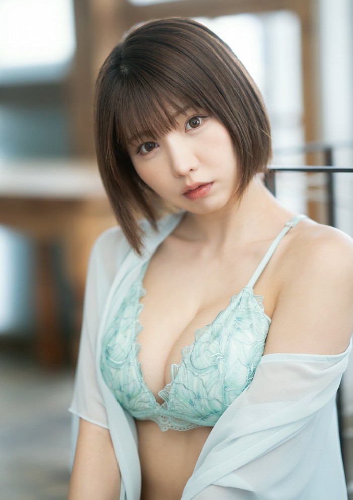 えなこ 過去のグラビア画像