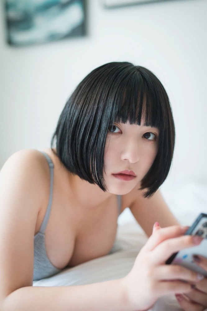 麻倉瑞季 おっぱいが大きい水着グラビア画像！