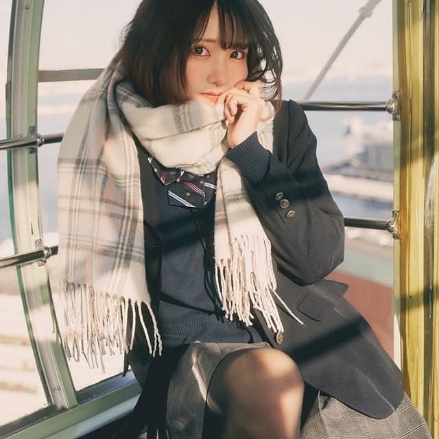 小倉あずさ 巨乳レイヤーの水着グラビア画像！