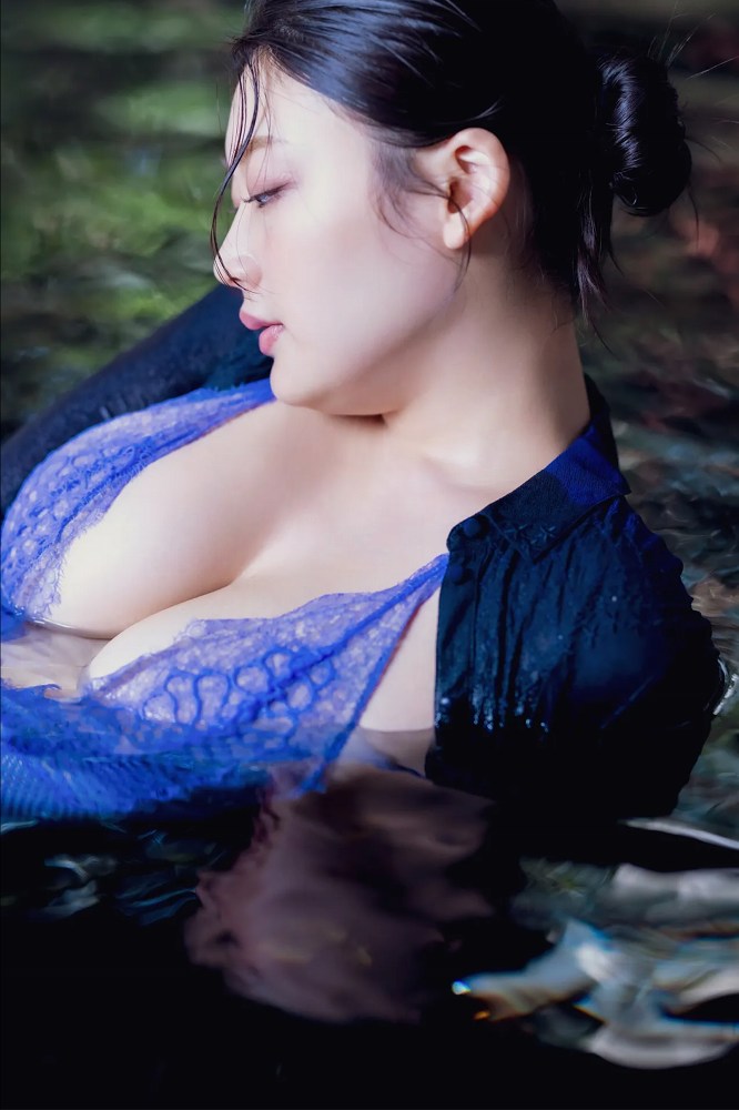 風吹ケイ Iカップバズーカの水着グラビア画像！