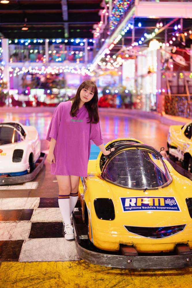 本郷柚巴 まぶしいボインの水着グラビア画像！