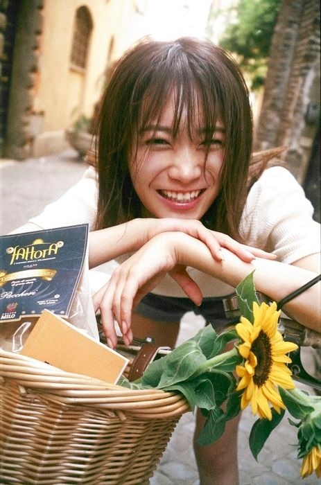 秋元真夏 激かわな水着・ランジェリー画像！