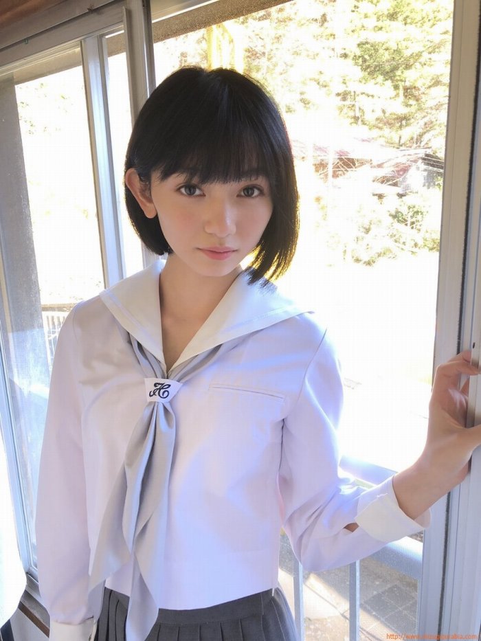 熊澤風花 キュートな水着グラビア画像ほか