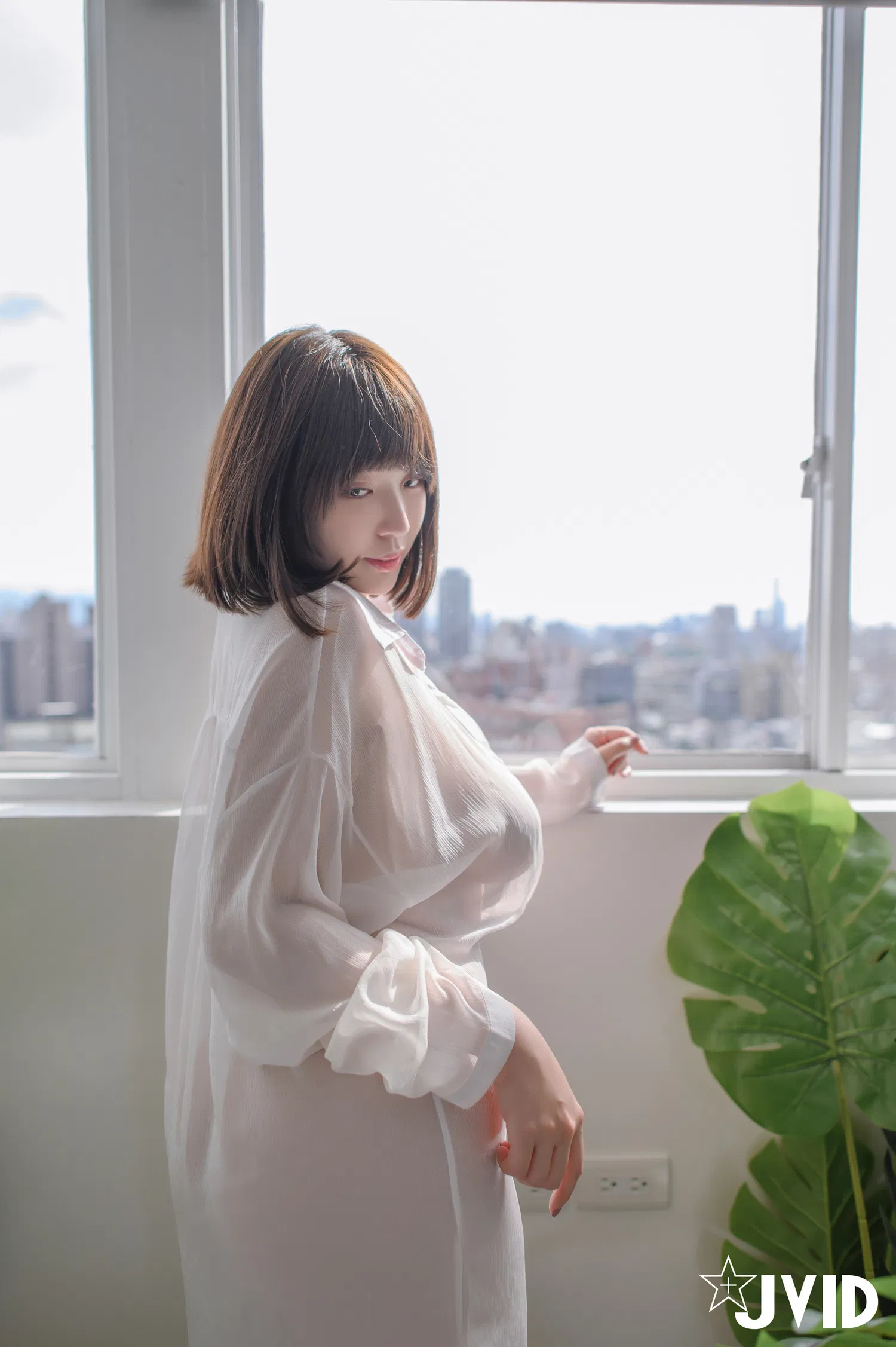 [JVID] Ruru茹茹 - 【H級豪巨乳】寄宿家中的前同事－茹茹，一早醒來就衣衫不整！豪乳在眼前晃的我頭好暈啊～～～