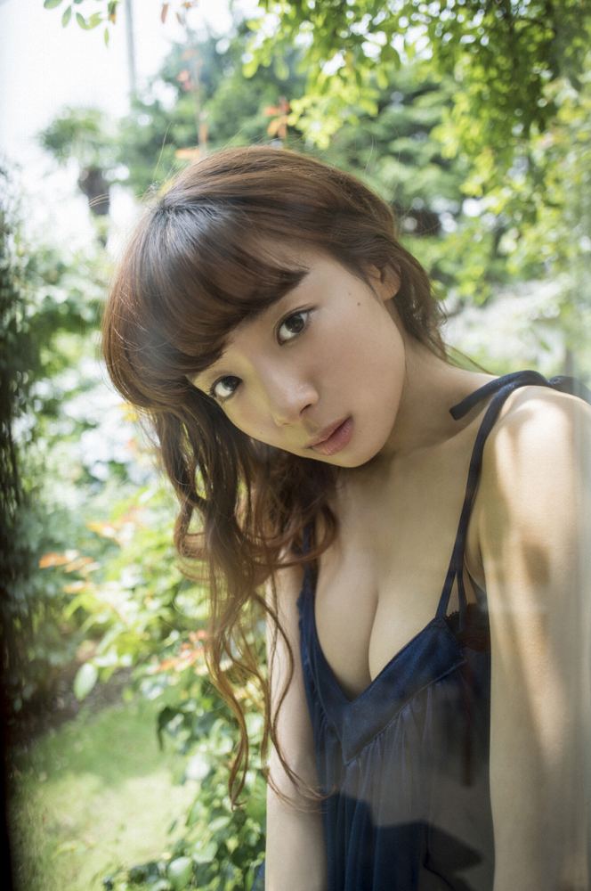 岡田紗佳 ぷるぷるGカップ水着グラビア画像！