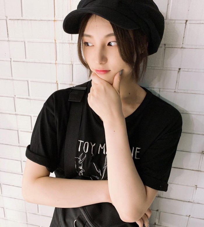 相楽伊織 けっこうボインな水着グラビア画像！