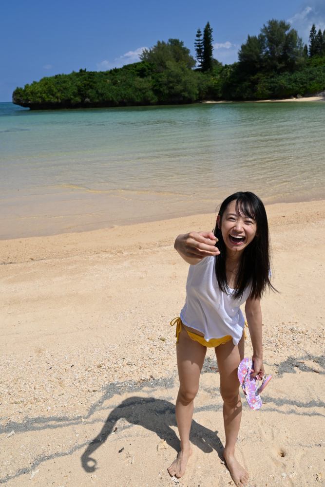 相沢菜々子 スタイル抜群な水着グラビア画像！