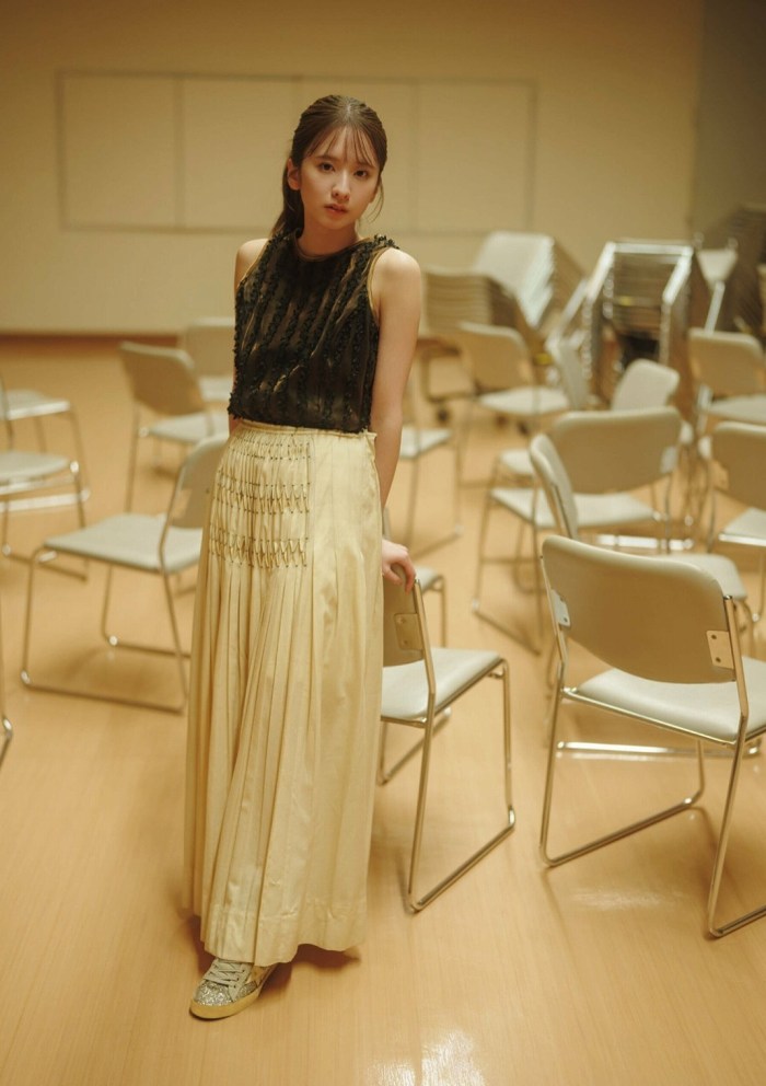 菅原咲月 すべすべ美脚の激かわグラビア画像！