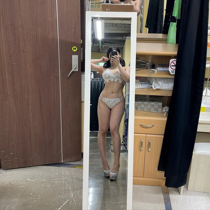 風吹ケイ Iカップバズーカの水着グラビア画像！