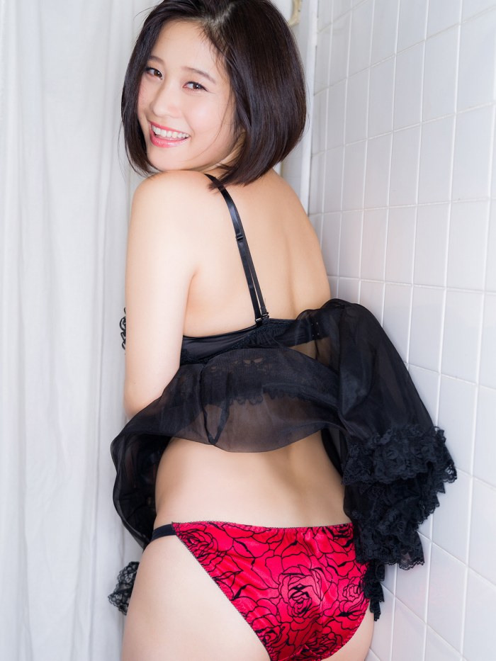 高橋凛 Hカップの手ブラヌード＆水着画像！