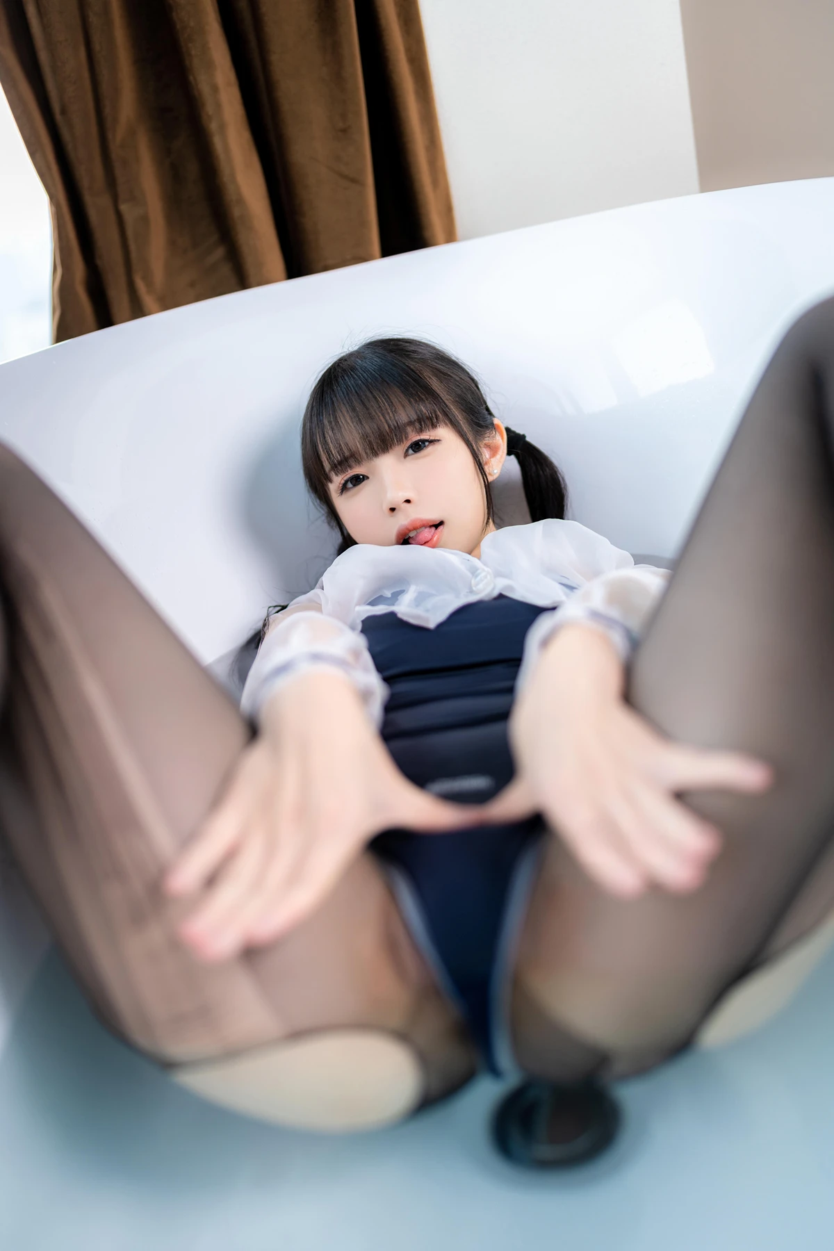 Cosplay 十万珍吱伏特 – 香川澪 碧波·浴缸死库水