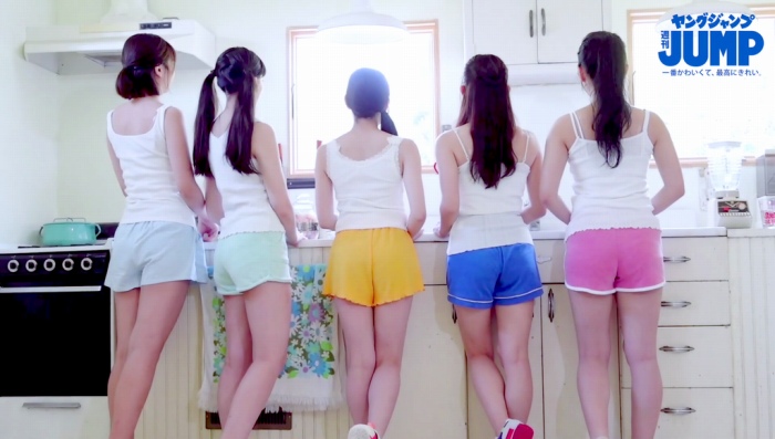 青山なぎさ 激かわな生脚＆タンクトップ画像！