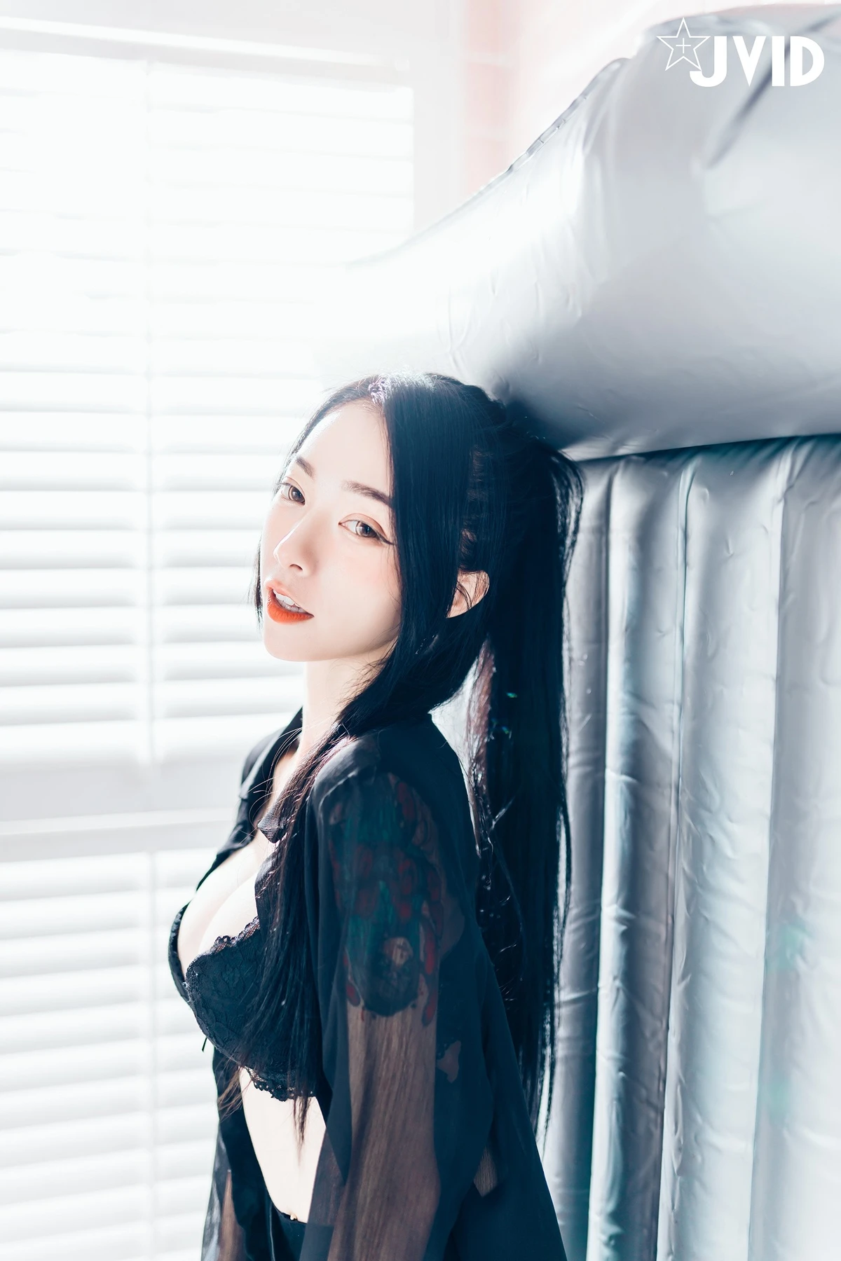 JVID Lele 樂樂 & 飄飄哥 – 上司新人下属 无内黑丝终极奥义 Set.01