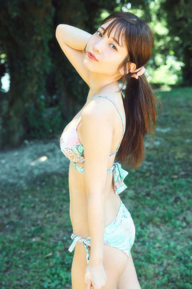 黒嵜菜々子 ふわふわボインの水着グラビア画像！