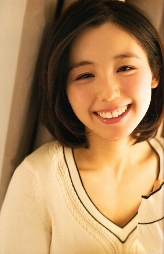 小池里奈 美尻でキュートな水着グラビア画像！