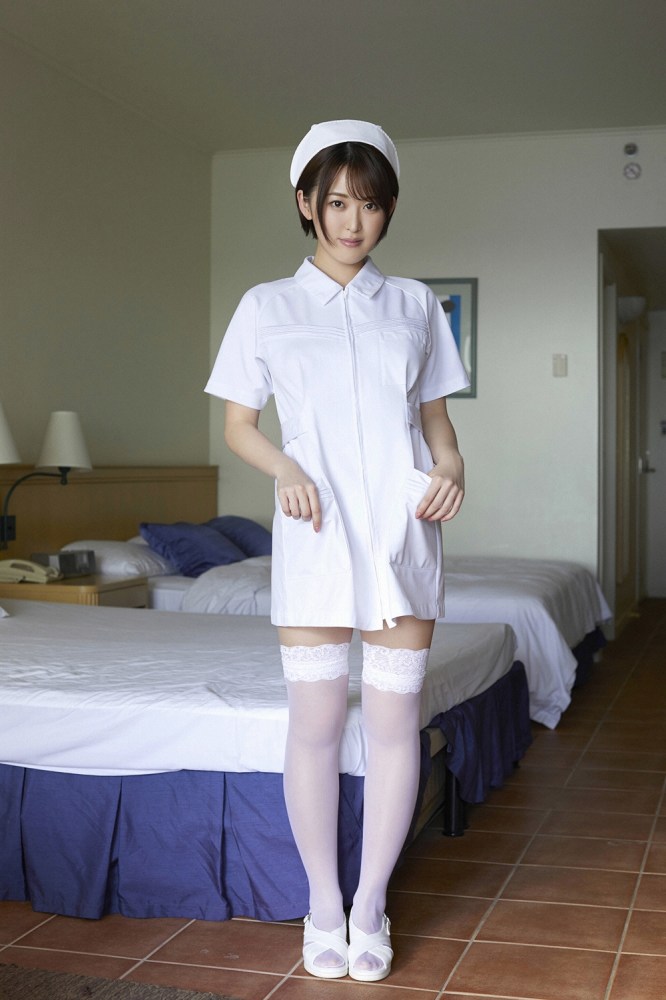 おしの沙羅 Gカップボインの水着グラビア画像！