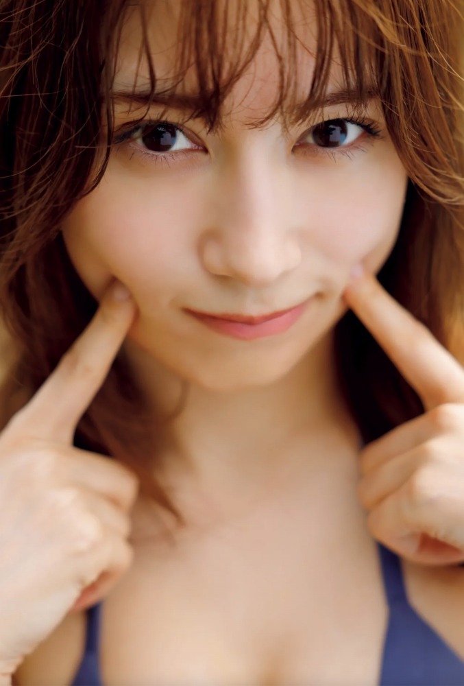 雪平莉左 グラマラス美女の水着グラビア画像！