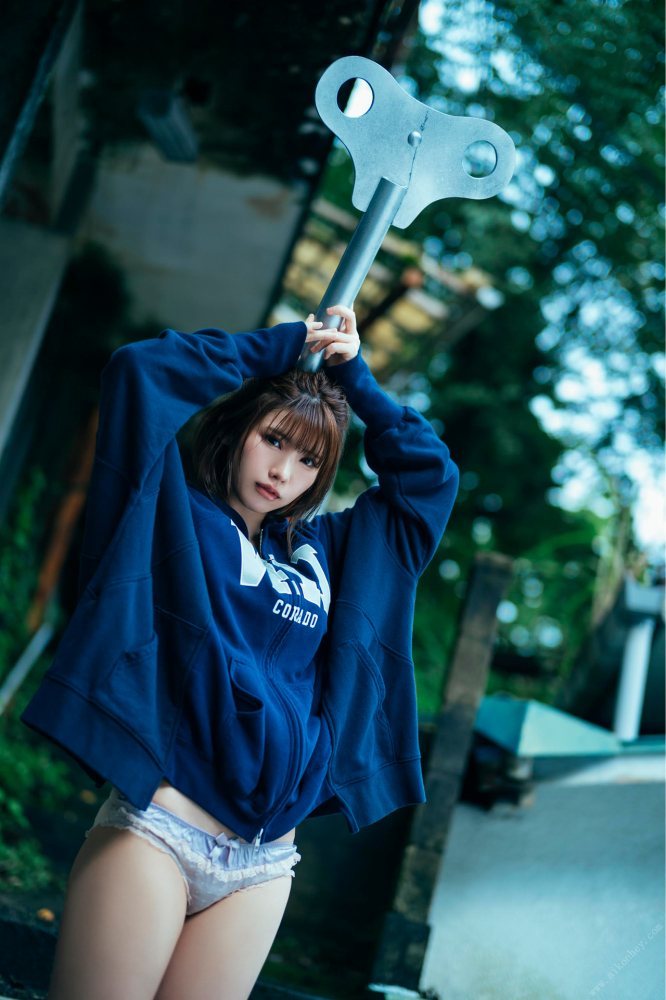 えなこ 過去のグラビア画像